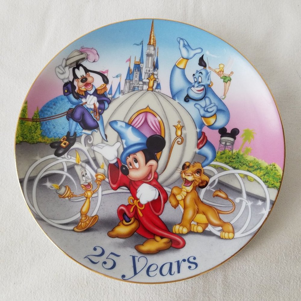 Disney 25 Years Celebration Collectors Plate 1996 Mickey Goofy Genie